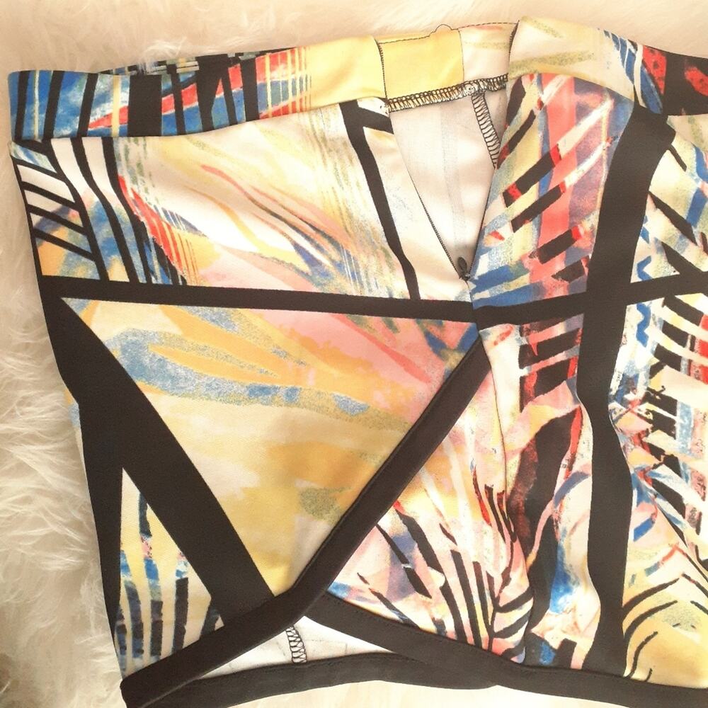 MATERIAL GIRL Geometric Multicolored Abstract Art Cage Shorts Festival Sz: L - Picture 9 of 12